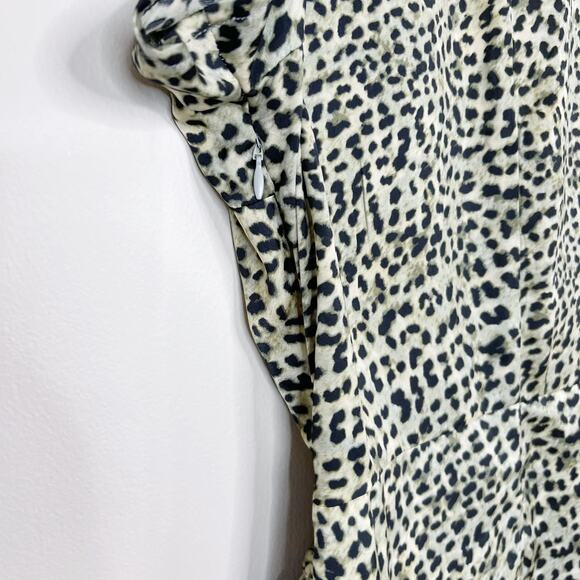 Cupcakes & Cashmere Lenna Leopard Print Wrap Dress - Picture 6 of 11
